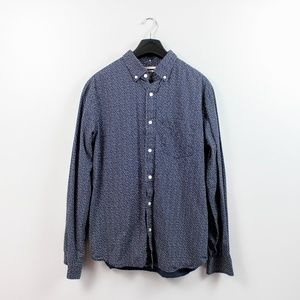 Old Navy Slim Fit Button Up - Medium